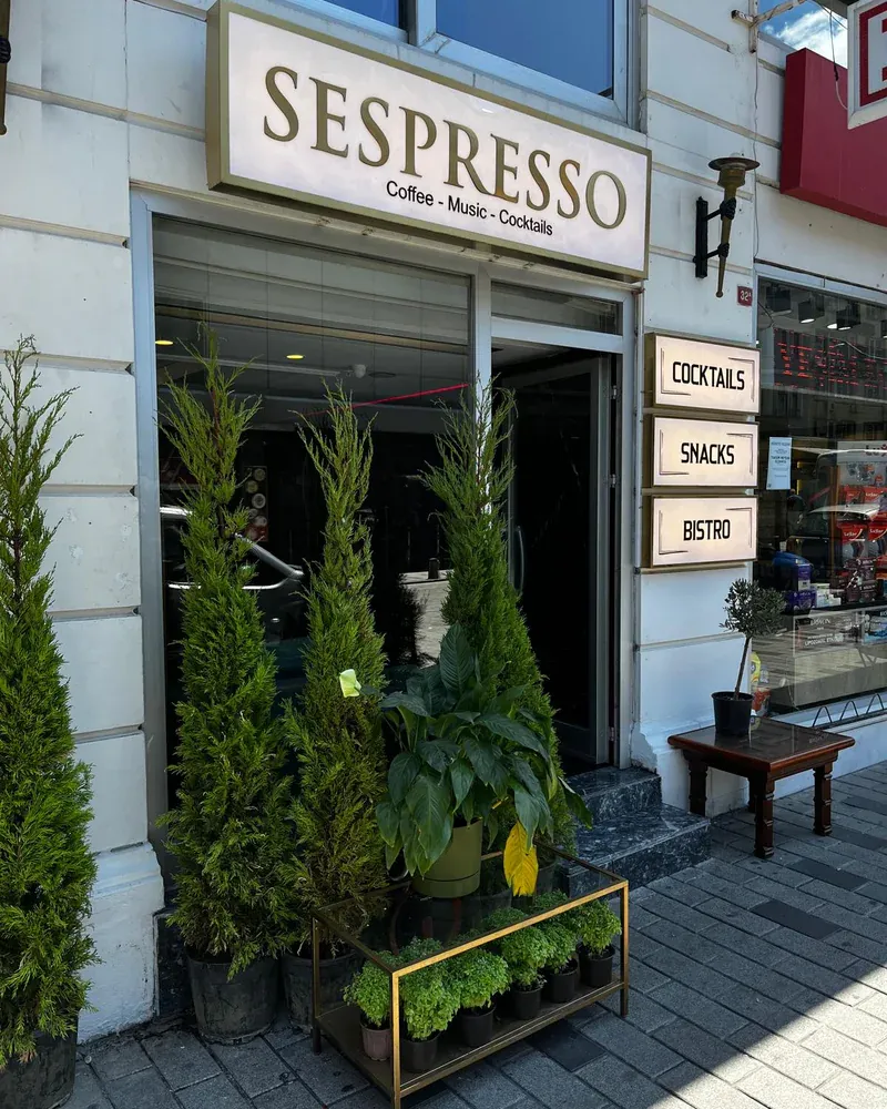 SesPresso Taksim giriş cephesi